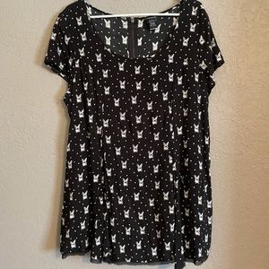 Torrid rabbit tunic with lace/zipper detail 1X